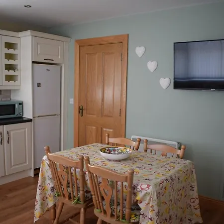 Cosy Two Bedroom On The Mullet Peninsula Apartment *